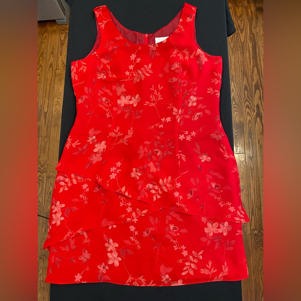 Vintage Red Floral Dress by Scarlett Size 13/14 🌹